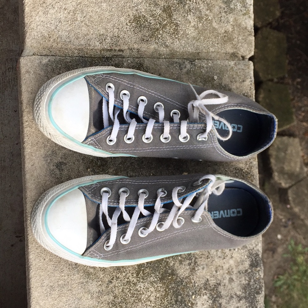 Grey converse